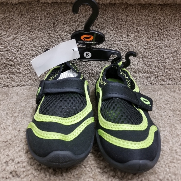 boys water shoes size 4